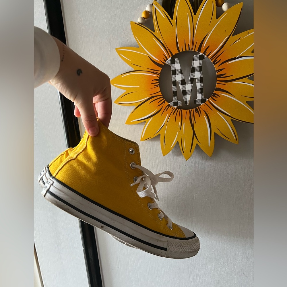 yellow hightop converse